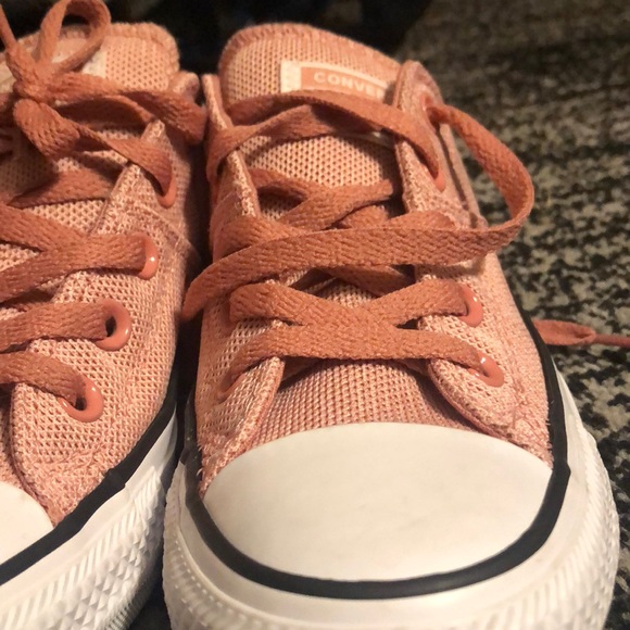 Pink Converse - Picture 2 of 6